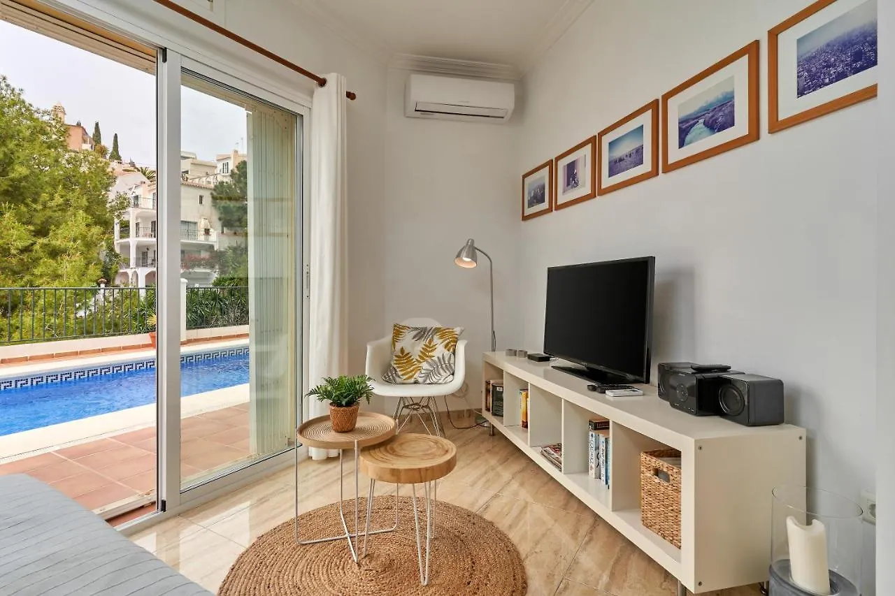 Apartment With Private Pool Nerja